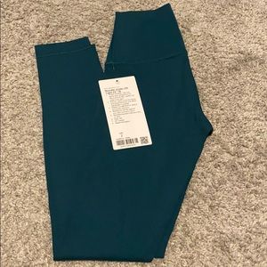 Wunder Under 25”
